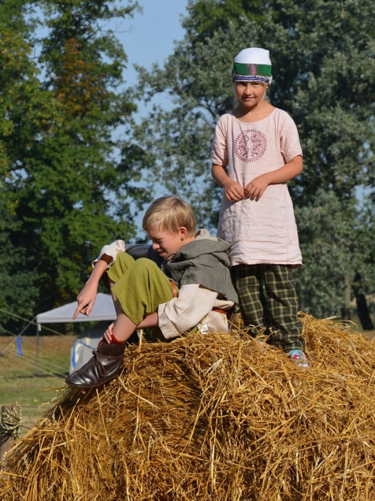 Ucieczka z uczty i pogrzeb wodza, czyli sobota na grzybowskim grodzie