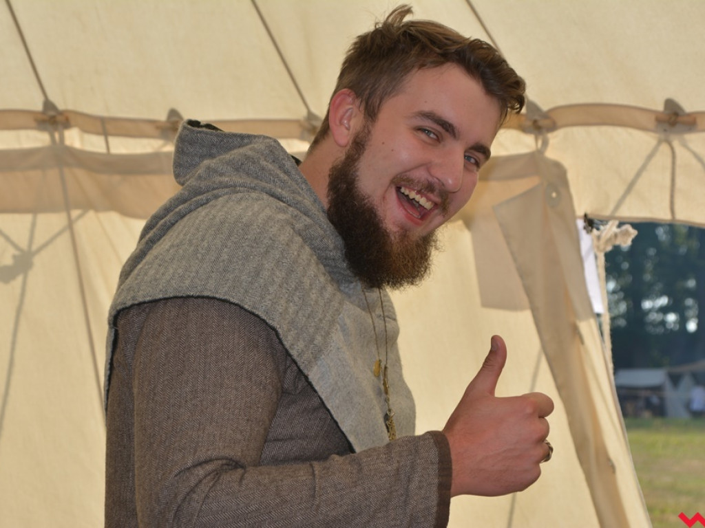 Ucieczka z uczty i pogrzeb wodza, czyli sobota na grzybowskim grodzie