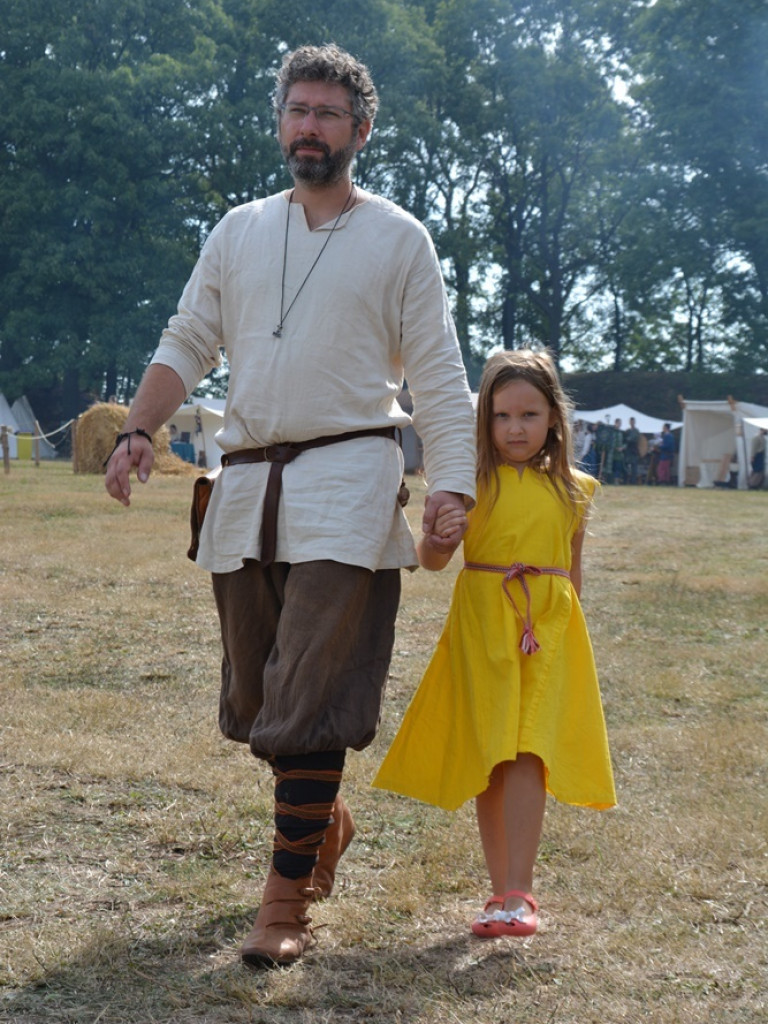 Ucieczka z uczty i pogrzeb wodza, czyli sobota na grzybowskim grodzie