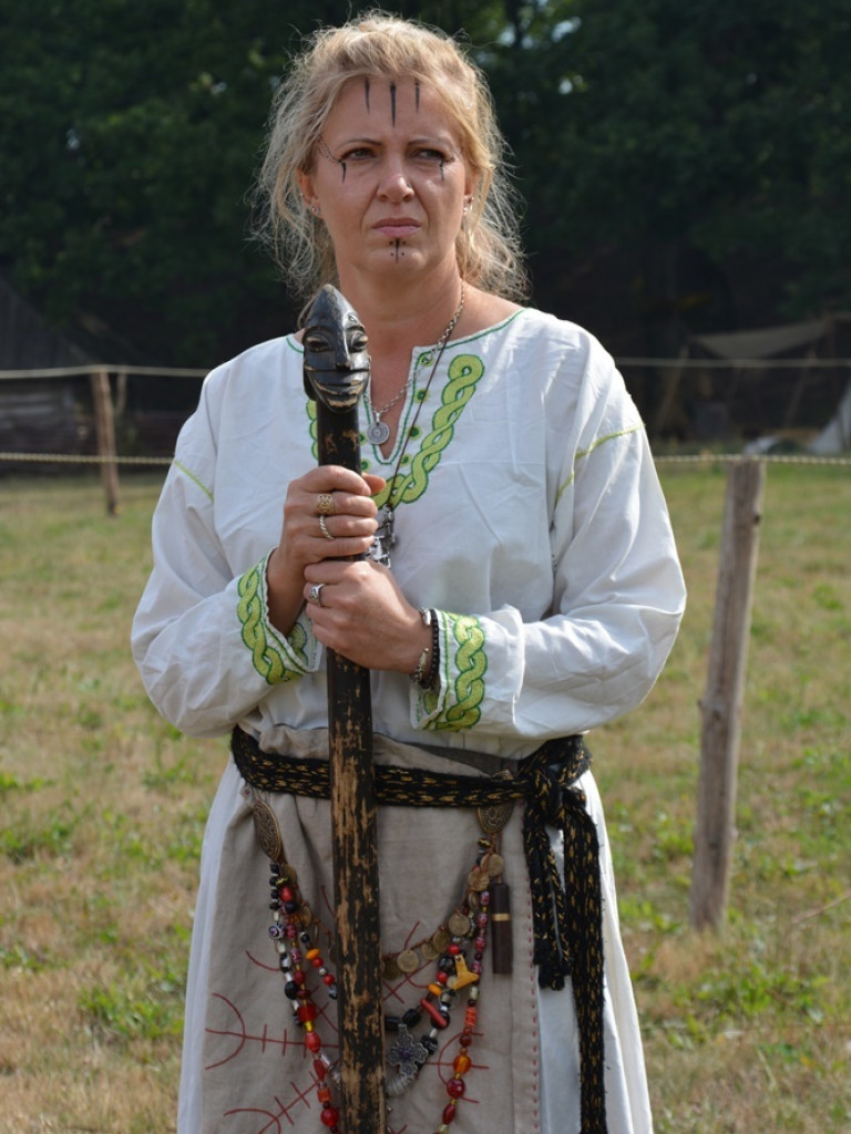 Ucieczka z uczty i pogrzeb wodza, czyli sobota na grzybowskim grodzie