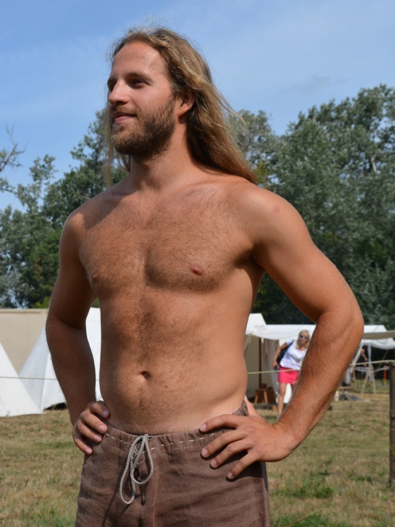 Ucieczka z uczty i pogrzeb wodza, czyli sobota na grzybowskim grodzie