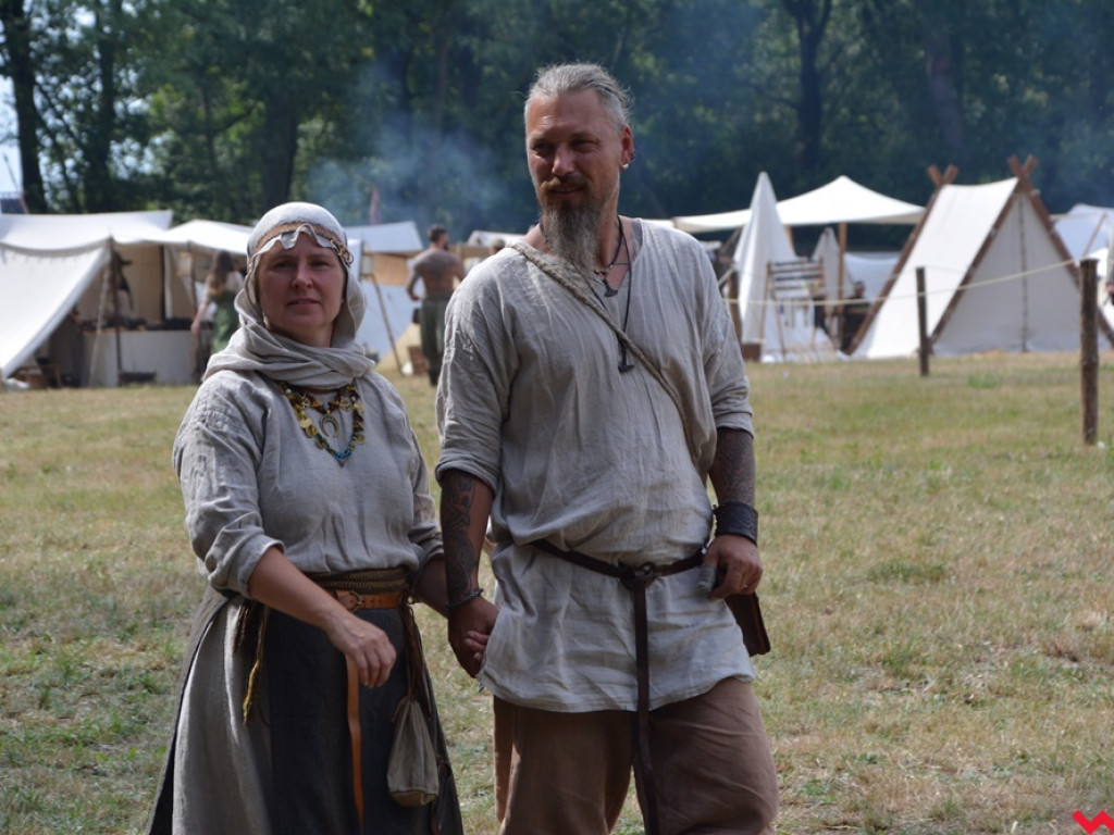 Ucieczka z uczty i pogrzeb wodza, czyli sobota na grzybowskim grodzie