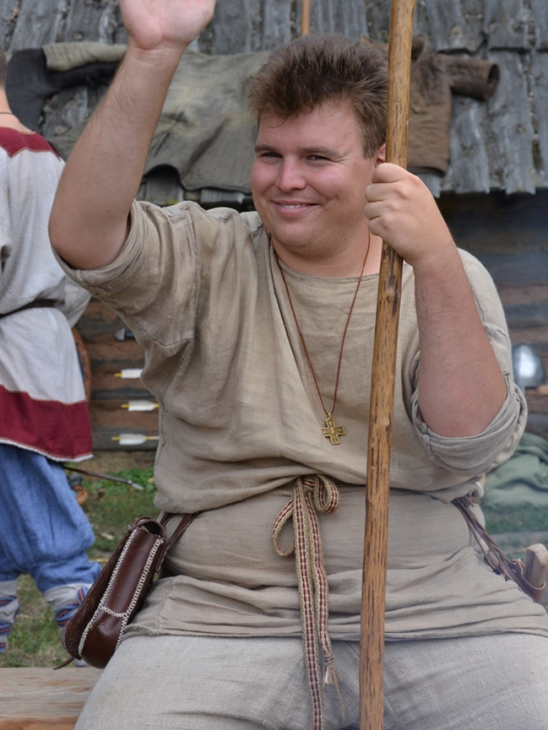 Ucieczka z uczty i pogrzeb wodza, czyli sobota na grzybowskim grodzie