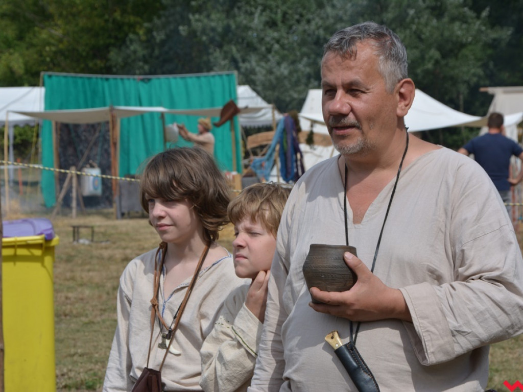 Ucieczka z uczty i pogrzeb wodza, czyli sobota na grzybowskim grodzie