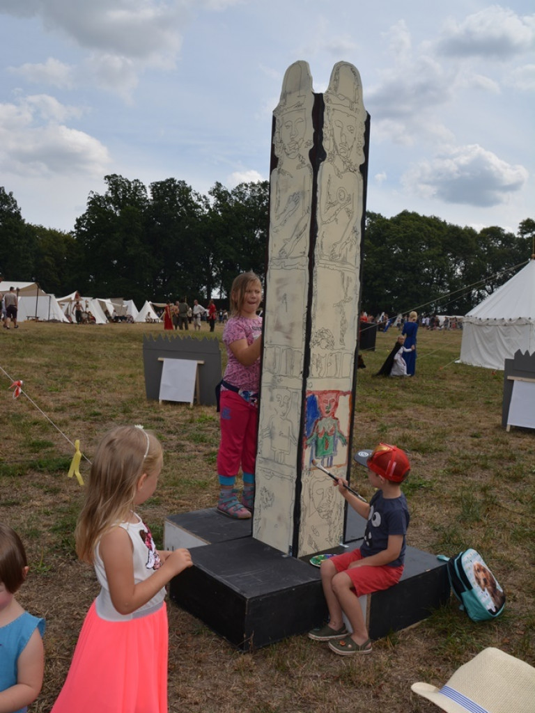 Ucieczka z uczty i pogrzeb wodza, czyli sobota na grzybowskim grodzie