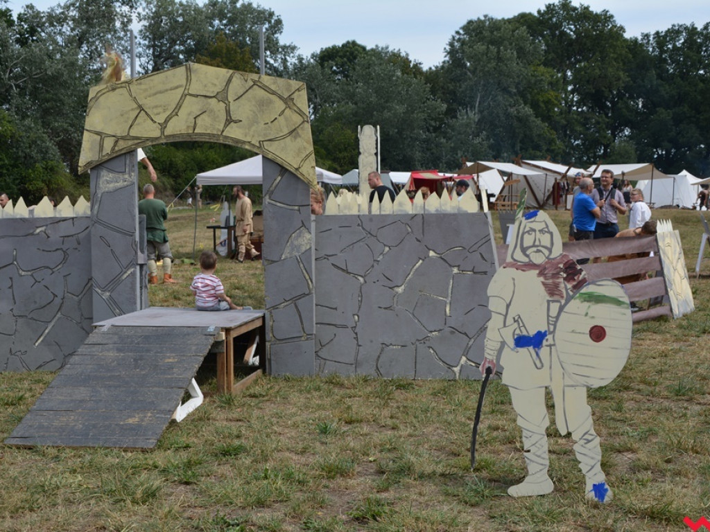 Ucieczka z uczty i pogrzeb wodza, czyli sobota na grzybowskim grodzie