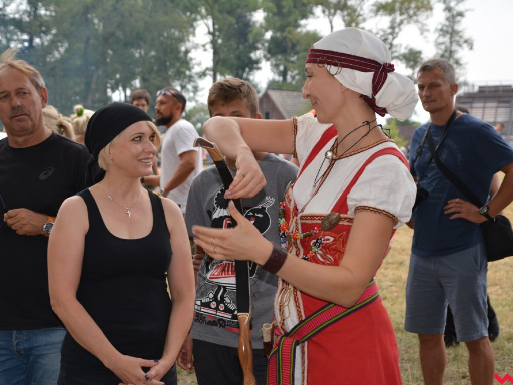 Ucieczka z uczty i pogrzeb wodza, czyli sobota na grzybowskim grodzie