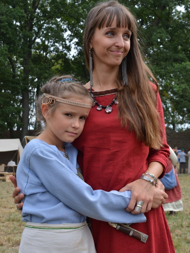 Ucieczka z uczty i pogrzeb wodza, czyli sobota na grzybowskim grodzie