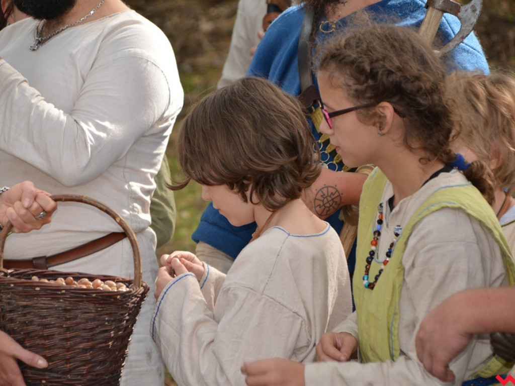 Ucieczka z uczty i pogrzeb wodza, czyli sobota na grzybowskim grodzie