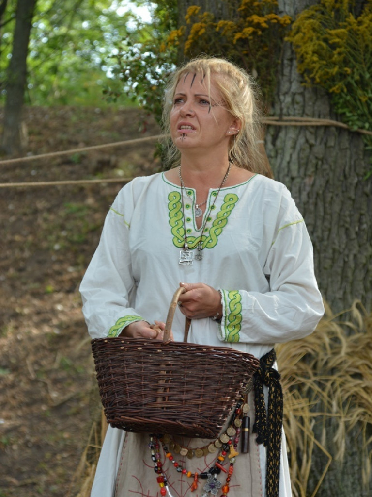 Ucieczka z uczty i pogrzeb wodza, czyli sobota na grzybowskim grodzie