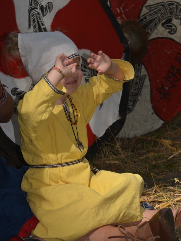 Ucieczka z uczty i pogrzeb wodza, czyli sobota na grzybowskim grodzie