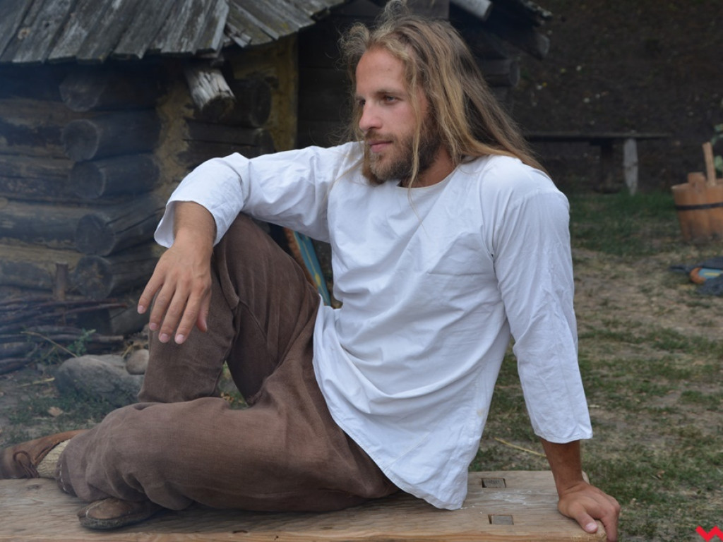 Ucieczka z uczty i pogrzeb wodza, czyli sobota na grzybowskim grodzie