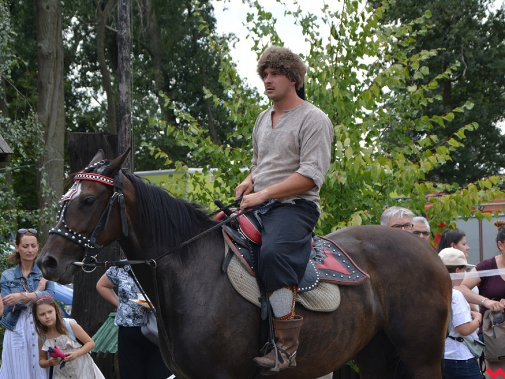 Ucieczka z uczty i pogrzeb wodza, czyli sobota na grzybowskim grodzie
