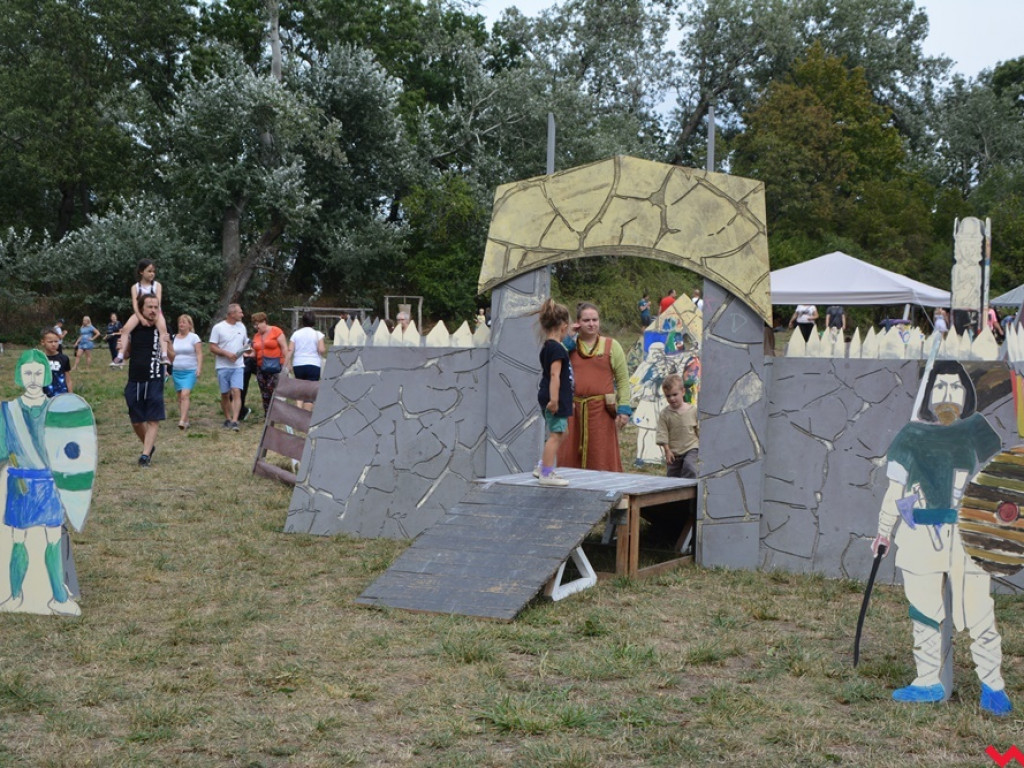 Ucieczka z uczty i pogrzeb wodza, czyli sobota na grzybowskim grodzie