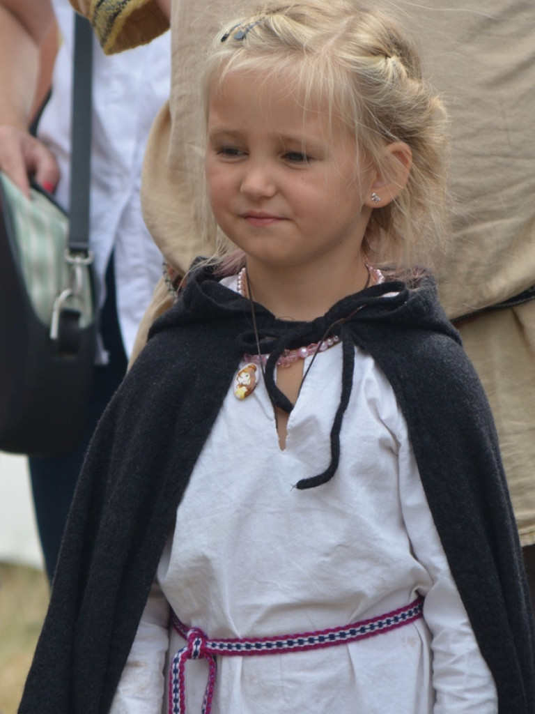 Ucieczka z uczty i pogrzeb wodza, czyli sobota na grzybowskim grodzie