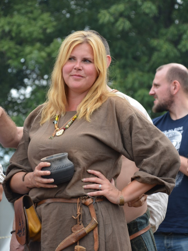 Ucieczka z uczty i pogrzeb wodza, czyli sobota na grzybowskim grodzie