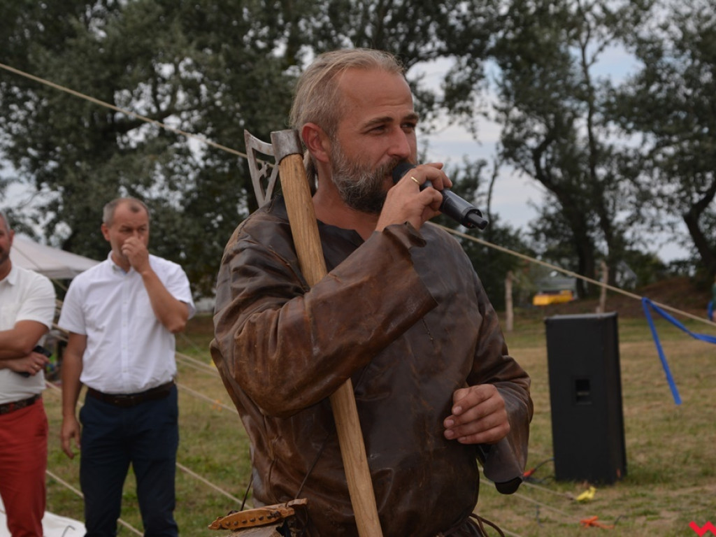 Ucieczka z uczty i pogrzeb wodza, czyli sobota na grzybowskim grodzie