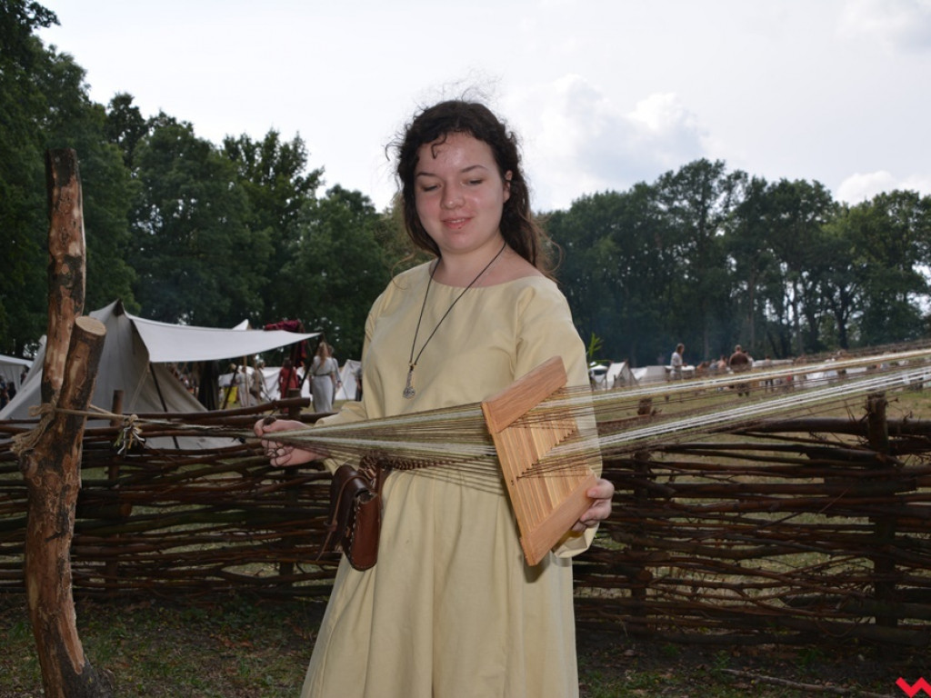 Ucieczka z uczty i pogrzeb wodza, czyli sobota na grzybowskim grodzie