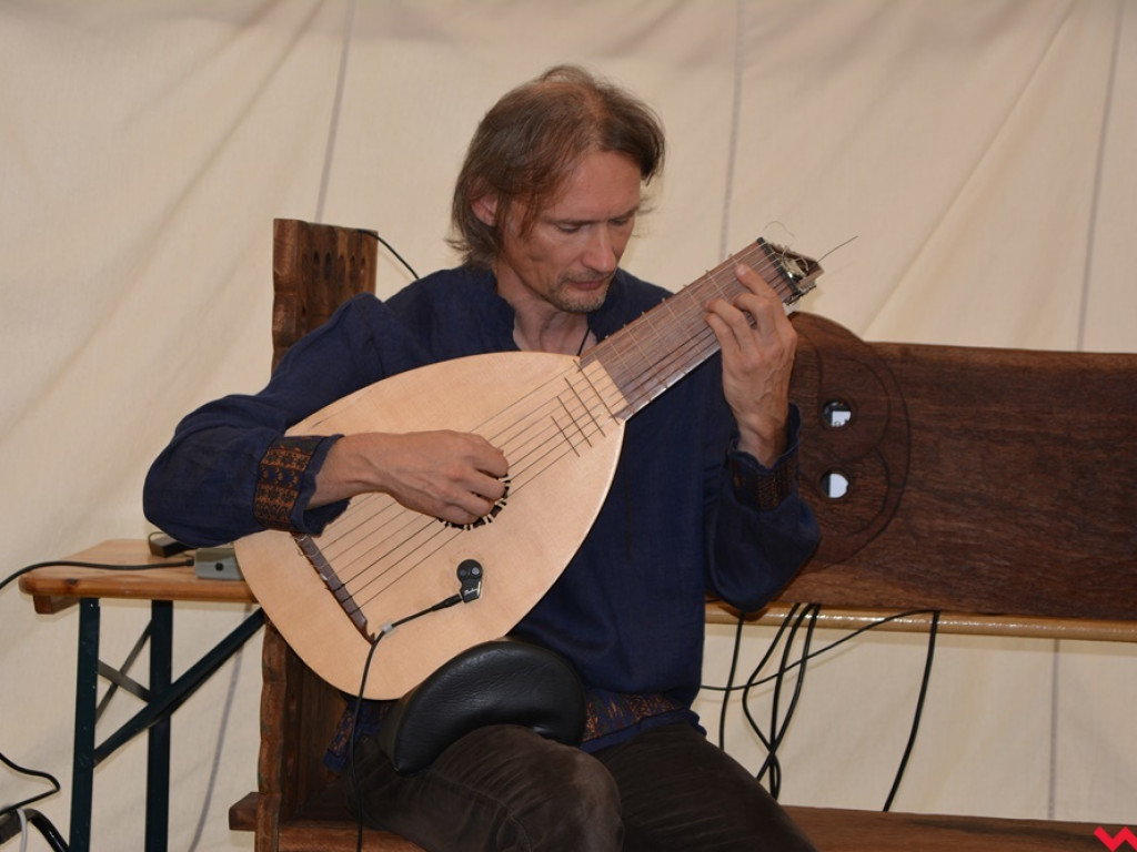 Ucieczka z uczty i pogrzeb wodza, czyli sobota na grzybowskim grodzie