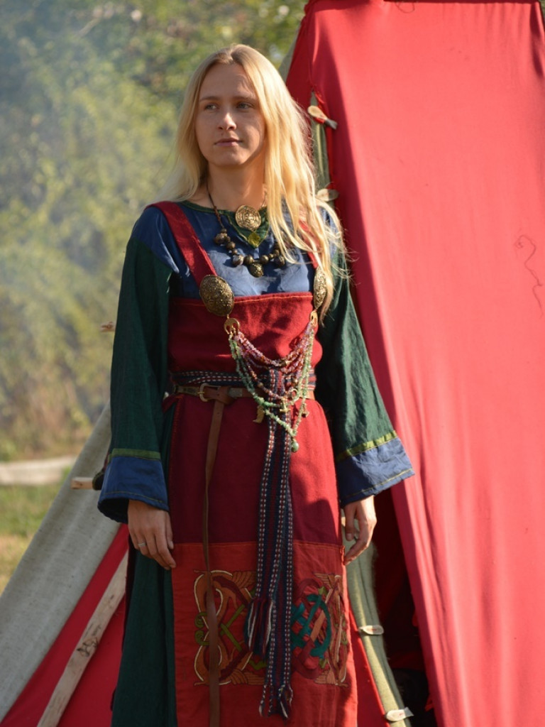 Ucieczka z uczty i pogrzeb wodza, czyli sobota na grzybowskim grodzie