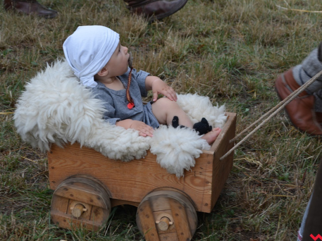 Ucieczka z uczty i pogrzeb wodza, czyli sobota na grzybowskim grodzie