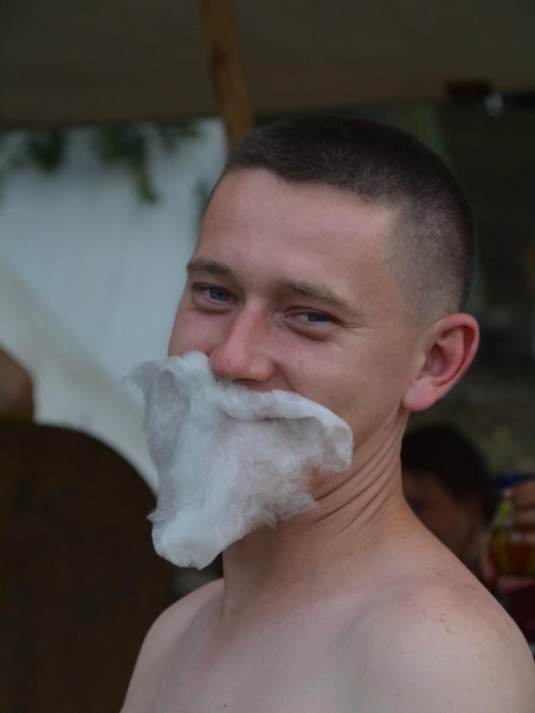 Ucieczka z uczty i pogrzeb wodza, czyli sobota na grzybowskim grodzie