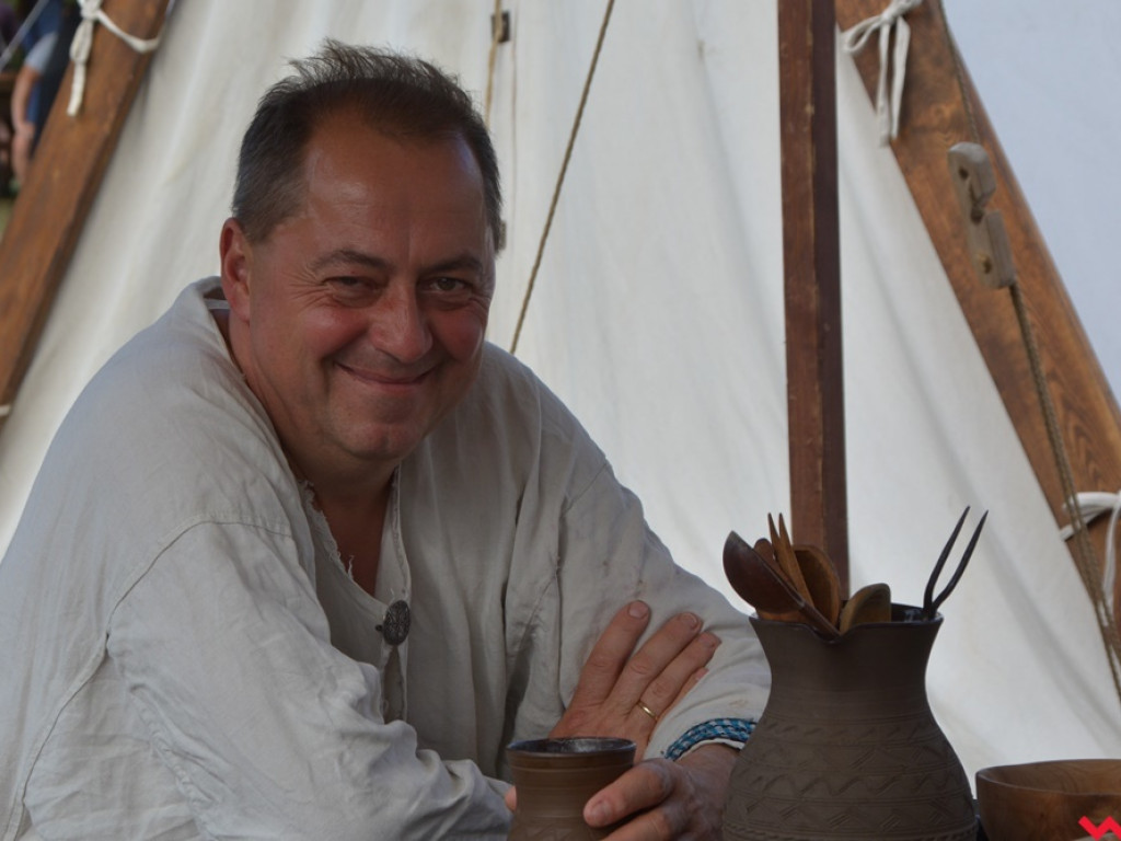 Ucieczka z uczty i pogrzeb wodza, czyli sobota na grzybowskim grodzie