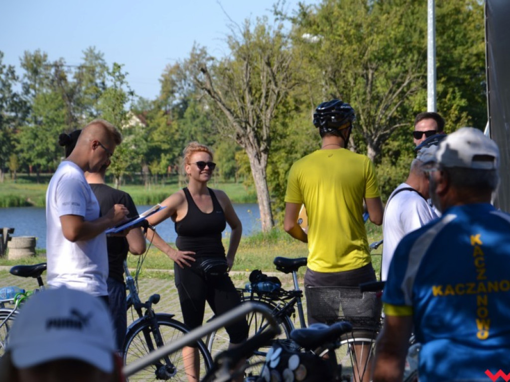 Przejażdżka rowerowa z Wrześni do Barda zakończyła się piknikiem