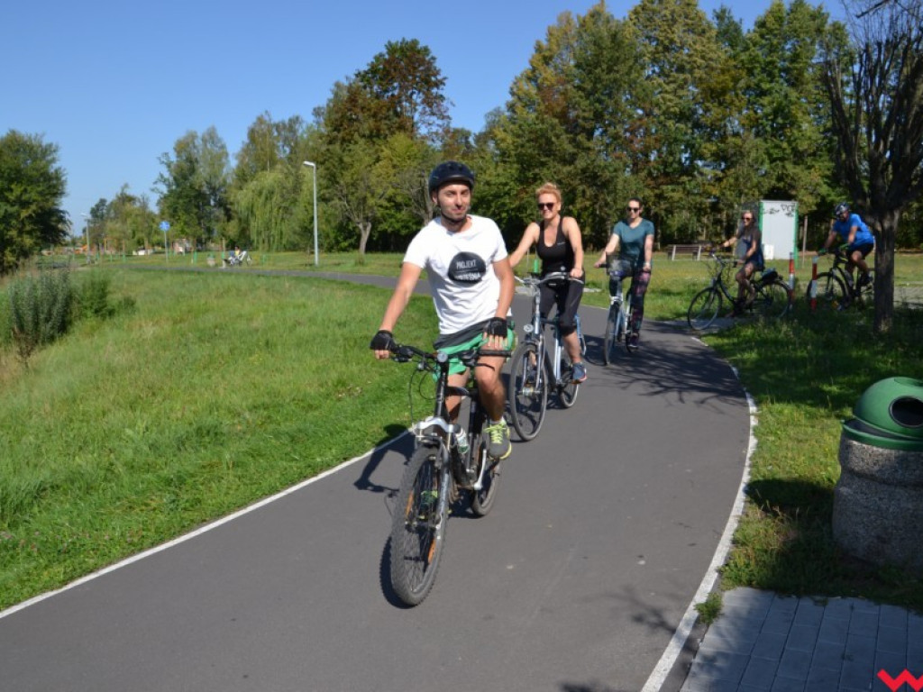 Przejażdżka rowerowa z Wrześni do Barda zakończyła się piknikiem