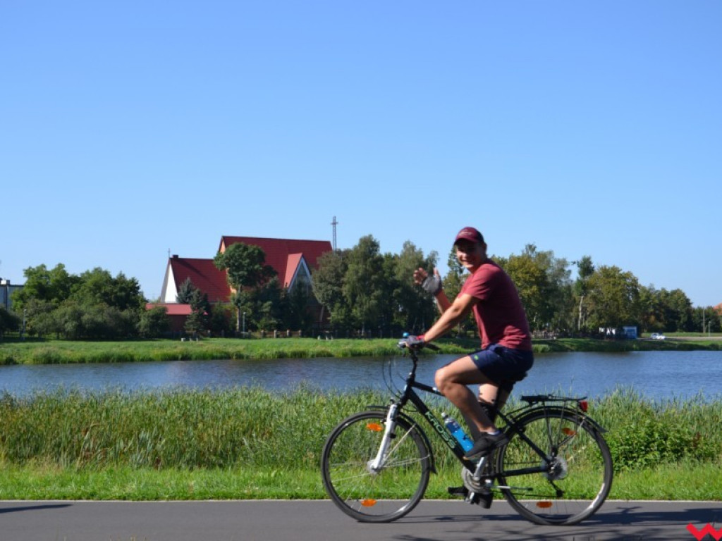 Przejażdżka rowerowa z Wrześni do Barda zakończyła się piknikiem