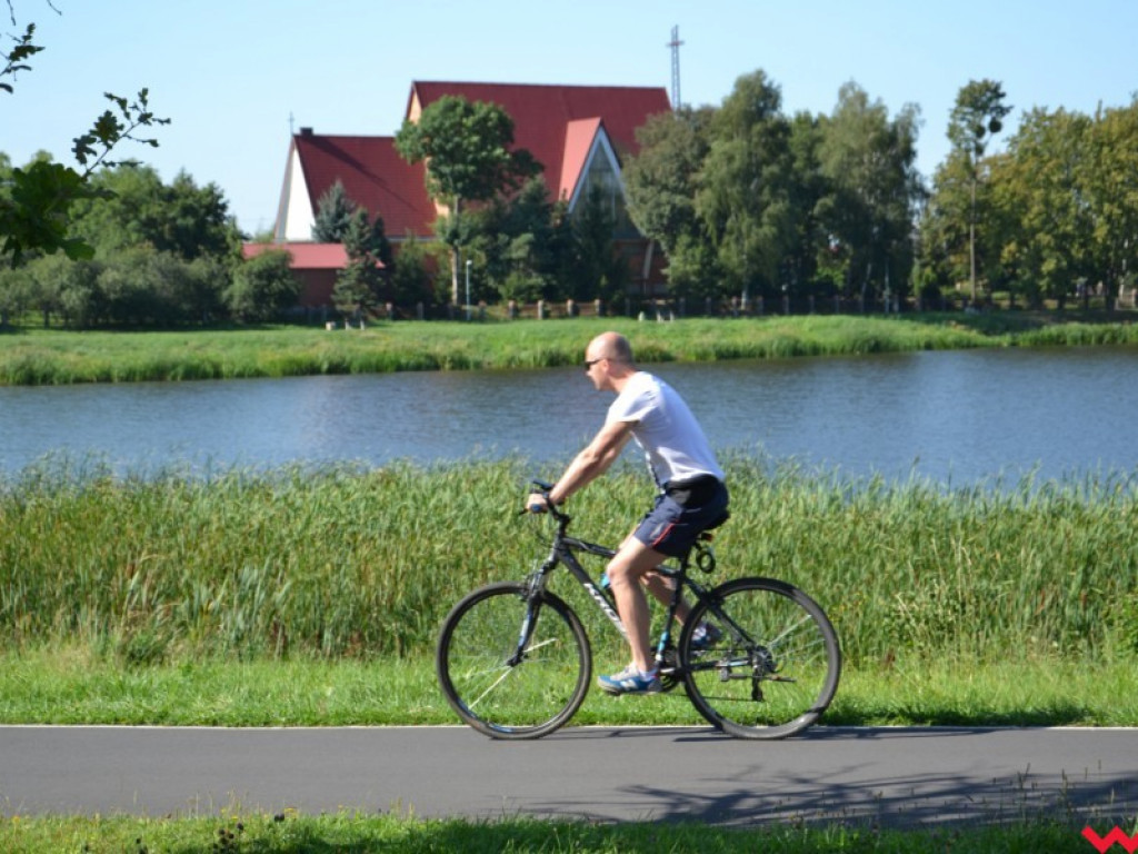 Przejażdżka rowerowa z Wrześni do Barda zakończyła się piknikiem