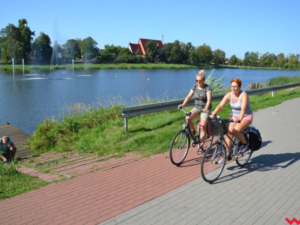 Przejażdżka rowerowa z Wrześni do Barda zakończyła się piknikiem