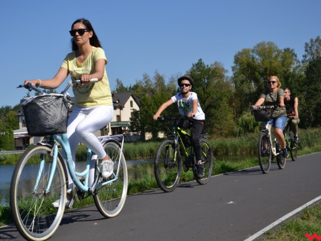 Przejażdżka rowerowa z Wrześni do Barda zakończyła się piknikiem