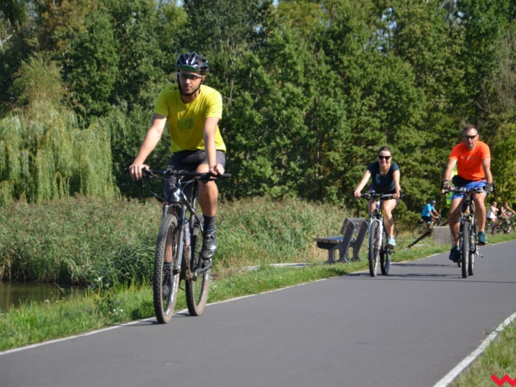 Przejażdżka rowerowa z Wrześni do Barda zakończyła się piknikiem