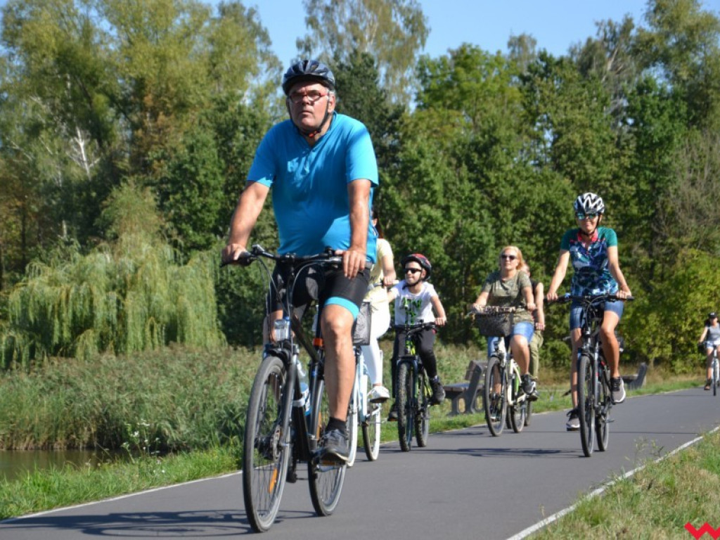 Przejażdżka rowerowa z Wrześni do Barda zakończyła się piknikiem