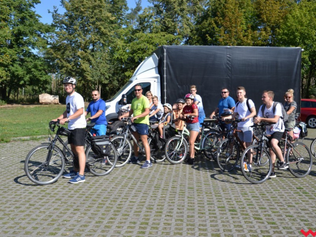 Przejażdżka rowerowa z Wrześni do Barda zakończyła się piknikiem