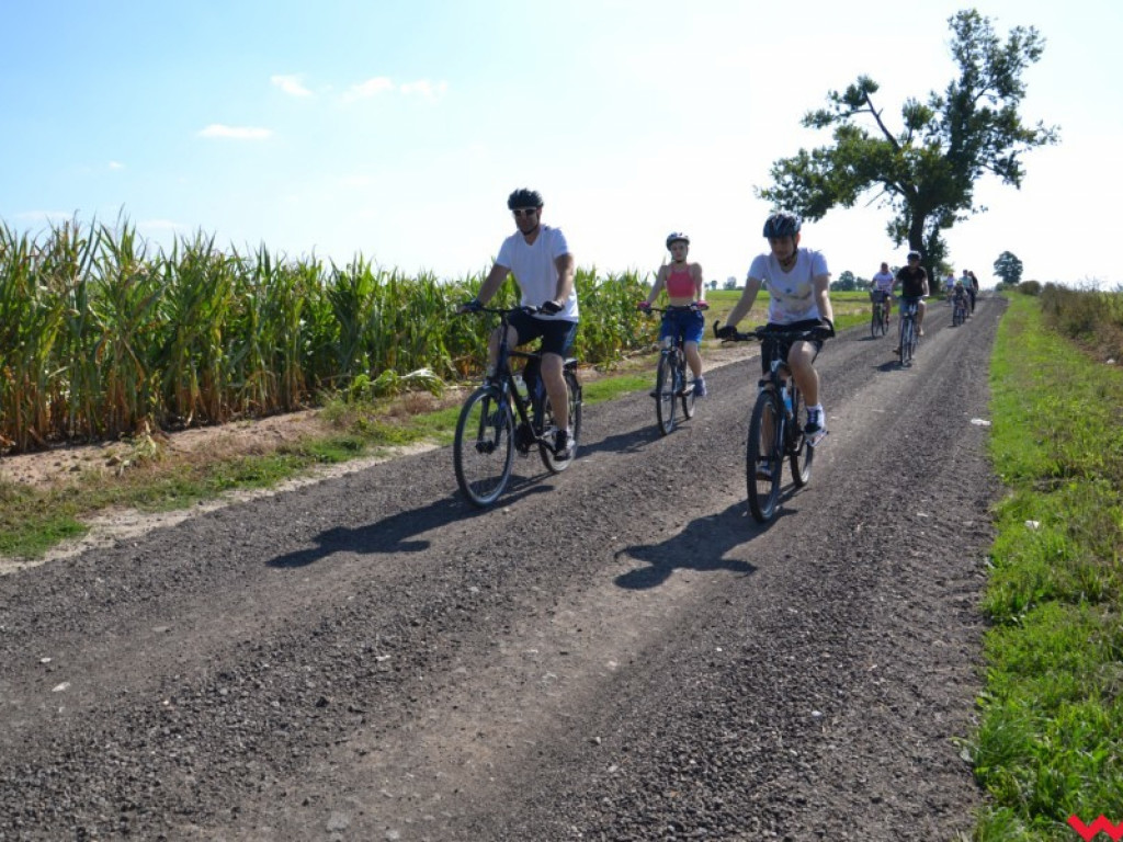 Przejażdżka rowerowa z Wrześni do Barda zakończyła się piknikiem