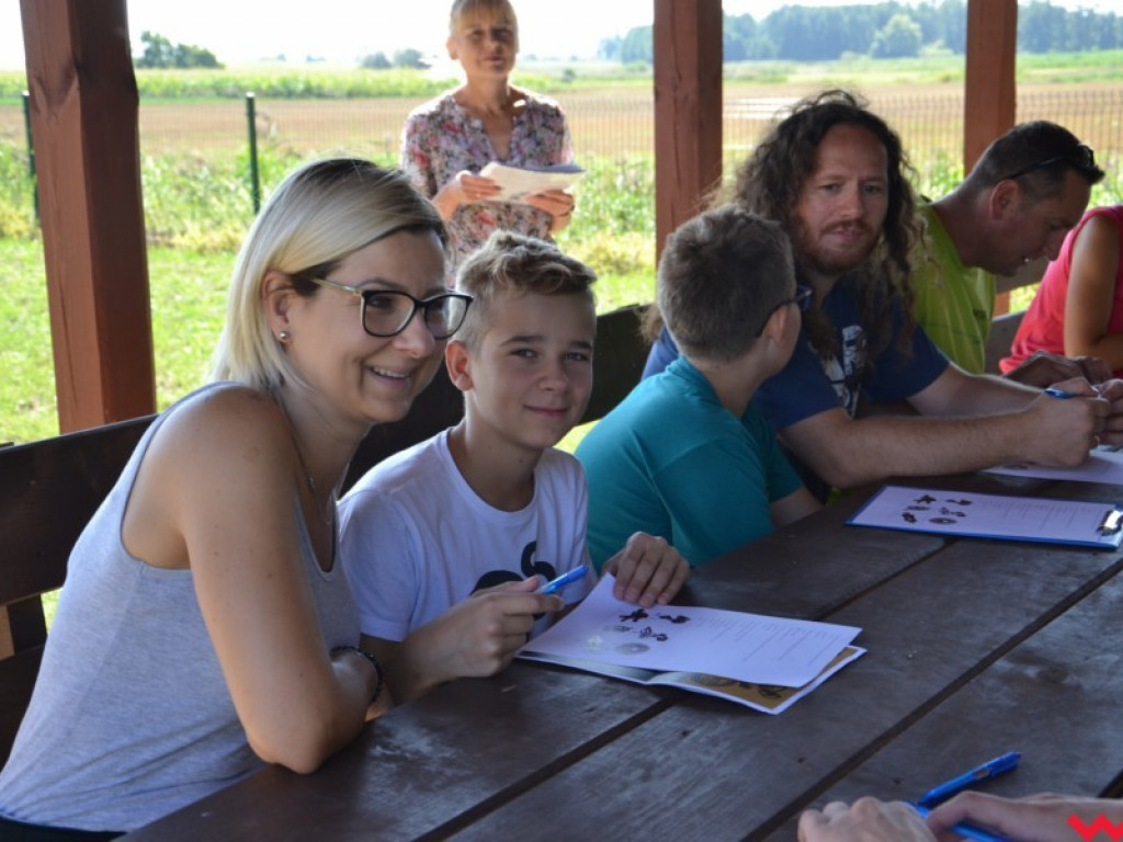 Przejażdżka rowerowa z Wrześni do Barda zakończyła się piknikiem