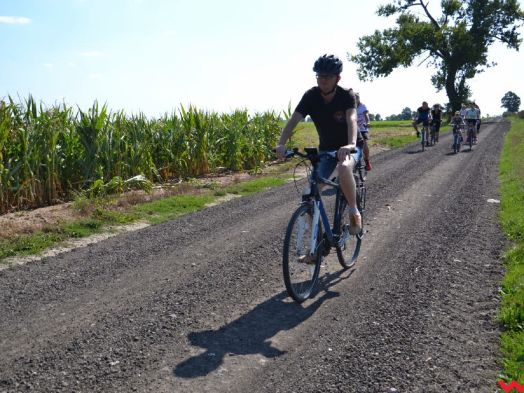 Przejażdżka rowerowa z Wrześni do Barda zakończyła się piknikiem