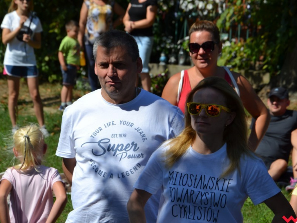 Przejażdżka rowerowa z Wrześni do Barda zakończyła się piknikiem