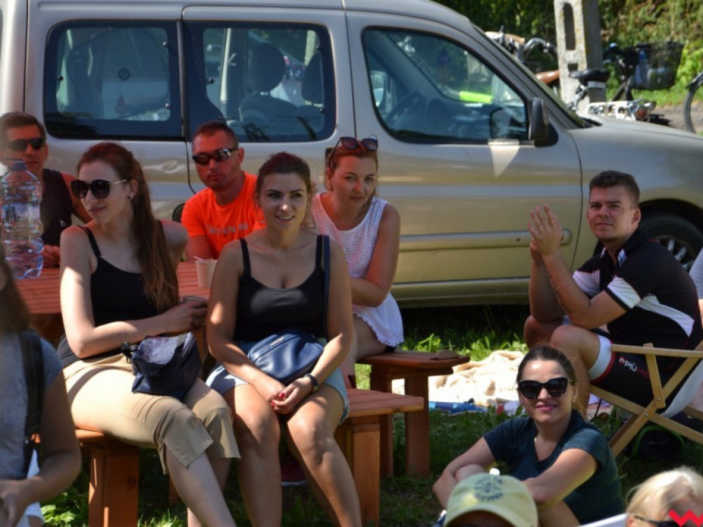Przejażdżka rowerowa z Wrześni do Barda zakończyła się piknikiem