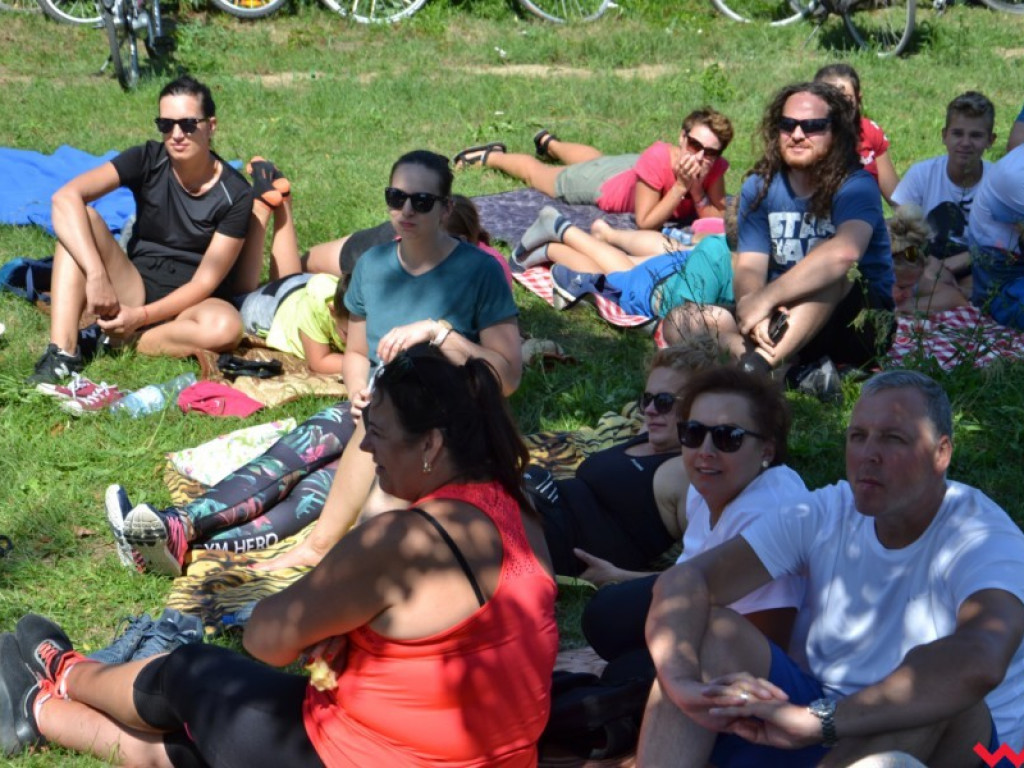 Przejażdżka rowerowa z Wrześni do Barda zakończyła się piknikiem