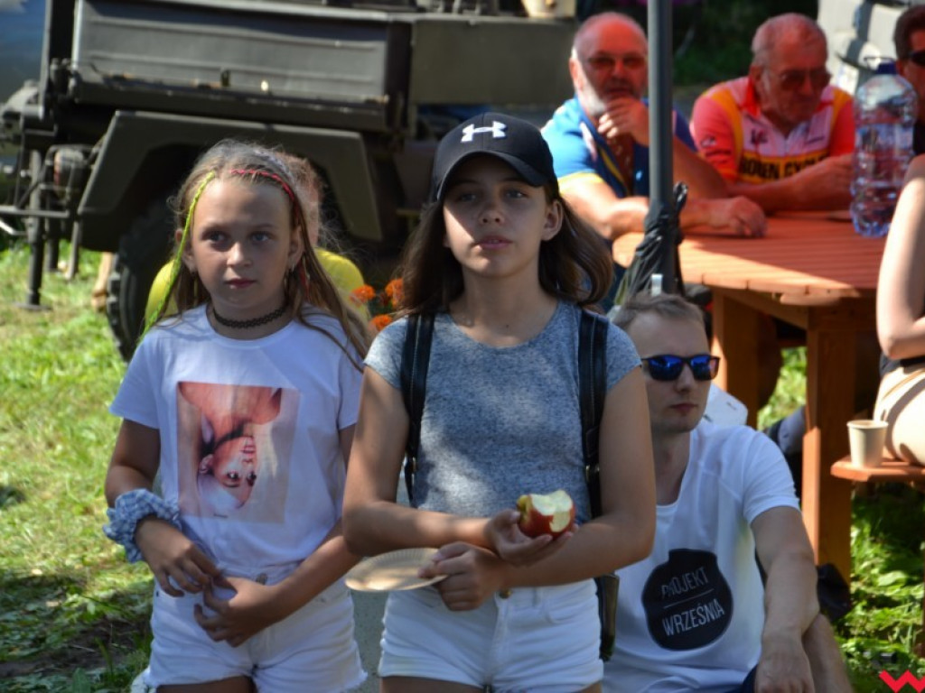 Przejażdżka rowerowa z Wrześni do Barda zakończyła się piknikiem