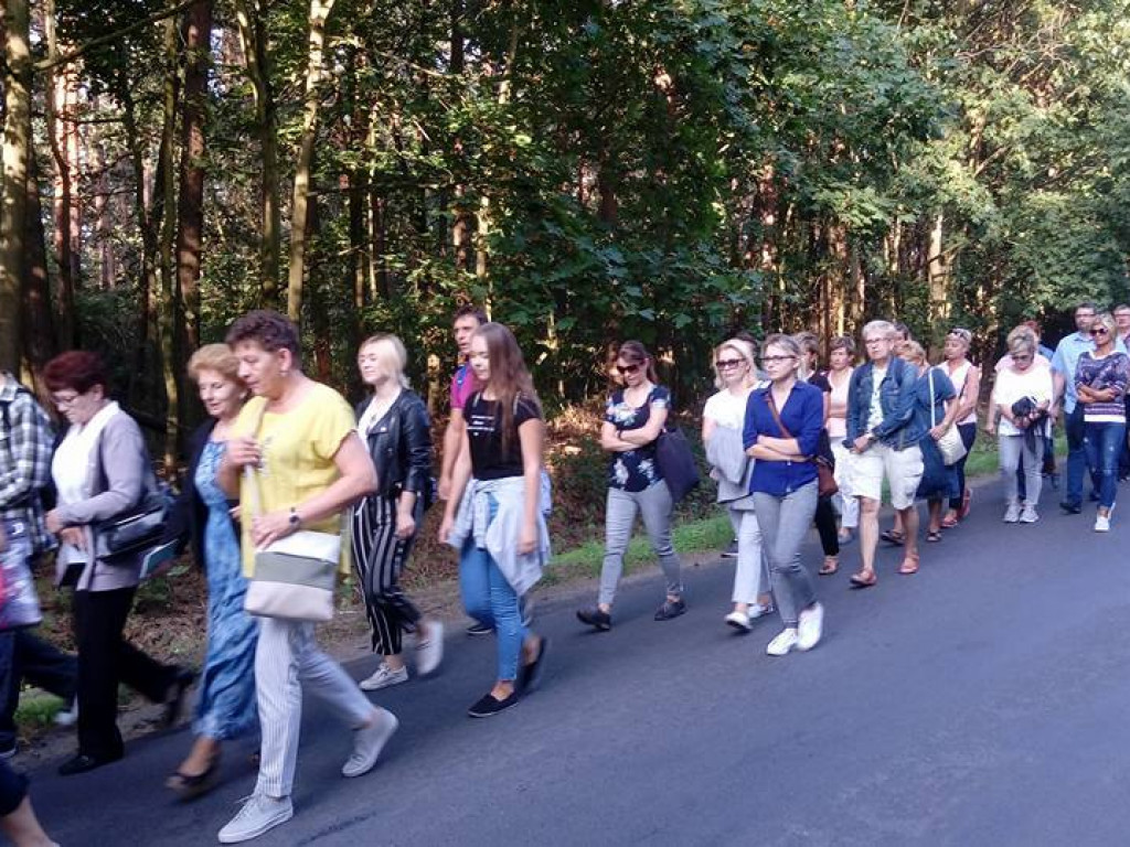 Tradycja kultywowana od wielu lat. Pielgrzymi przemaszerowali do Grodziszczka