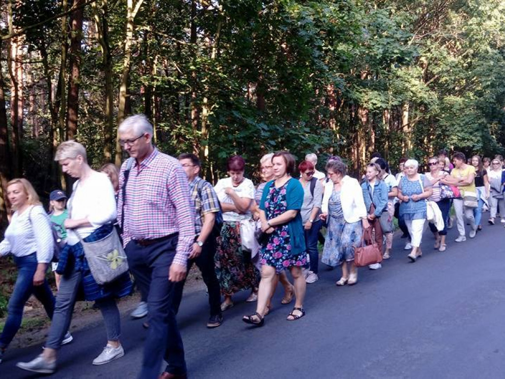 Tradycja kultywowana od wielu lat. Pielgrzymi przemaszerowali do Grodziszczka