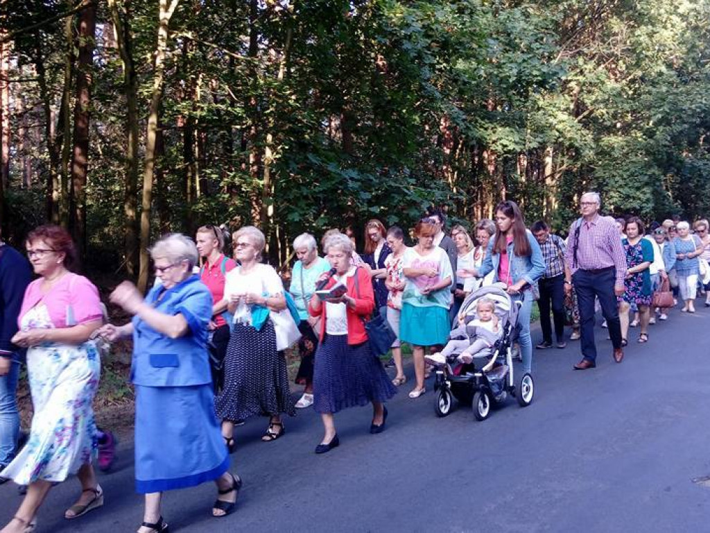 Tradycja kultywowana od wielu lat. Pielgrzymi przemaszerowali do Grodziszczka