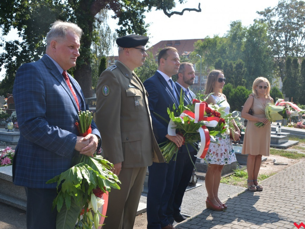 Reprezentacja ZSTiO, władza i żołnierze uczcili pamięć generała-patrioty
