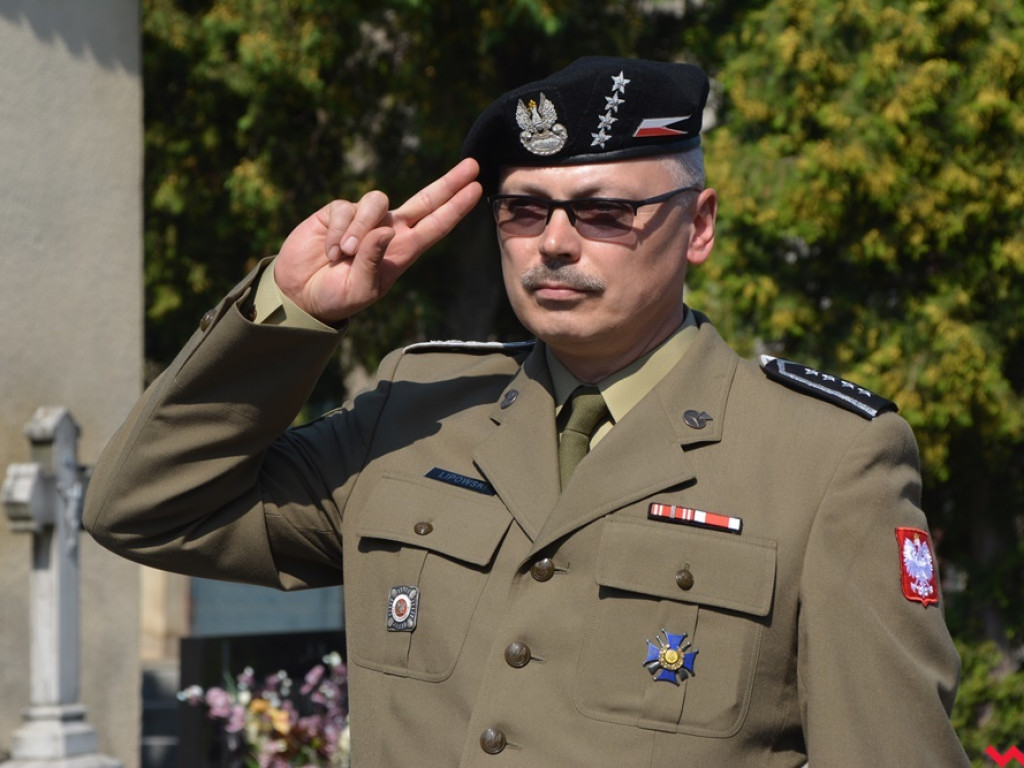 Reprezentacja ZSTiO, władza i żołnierze uczcili pamięć generała-patrioty