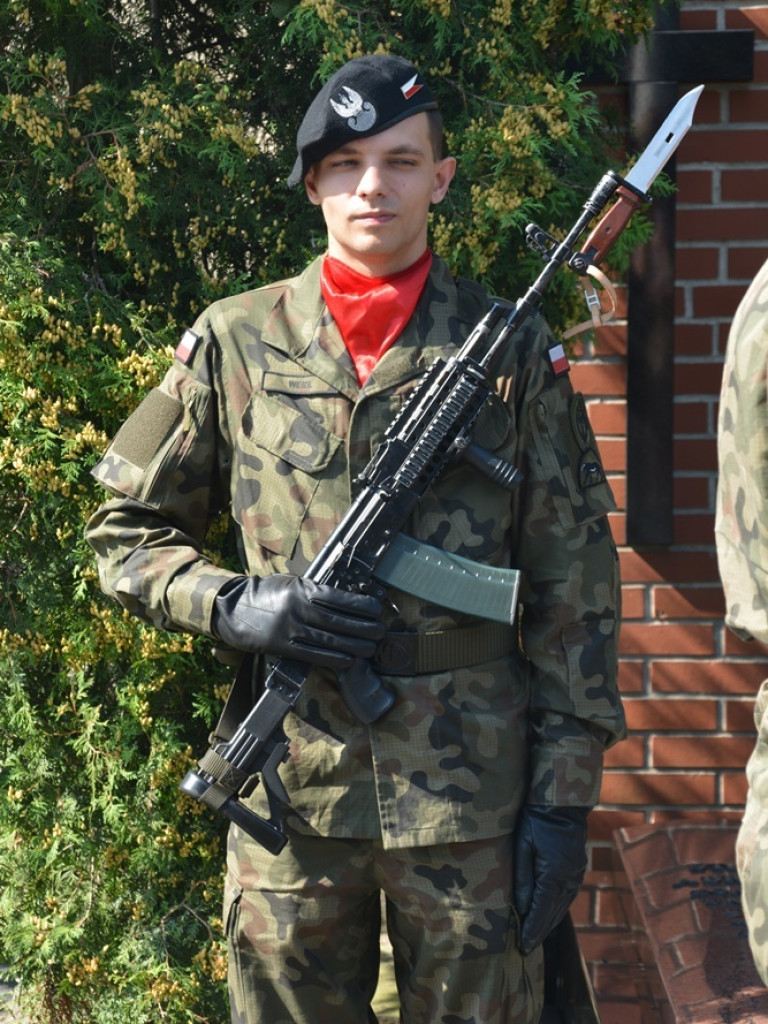 Reprezentacja ZSTiO, władza i żołnierze uczcili pamięć generała-patrioty