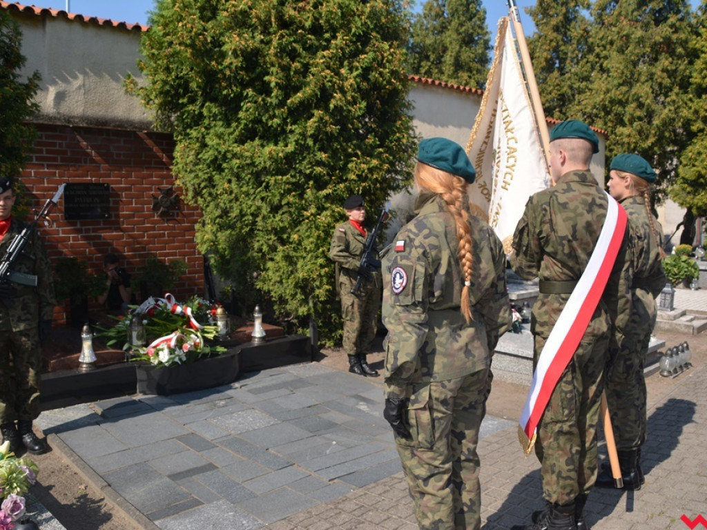Reprezentacja ZSTiO, władza i żołnierze uczcili pamięć generała-patrioty
